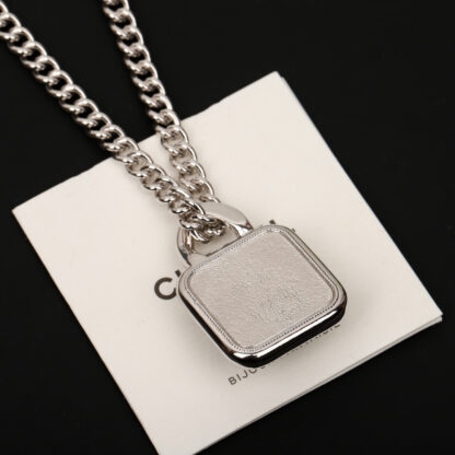 Chanel classic versatile fashion necklace - Image 4