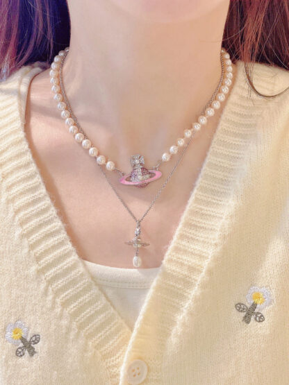 Vivienne Westwood's exquisite Saturn pearl necklace - Image 4