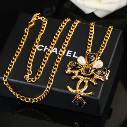 Chanel classic fashion pendant versatile necklace - Image 4