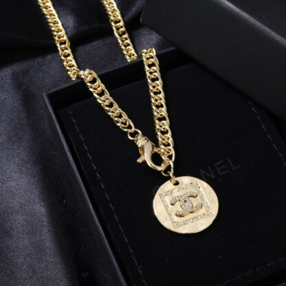 Chanel exquisite pendant fashion necklace - Image 4
