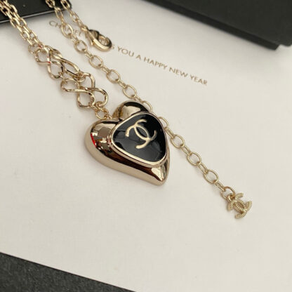 Chanel exquisite heart vintage necklace - Image 4