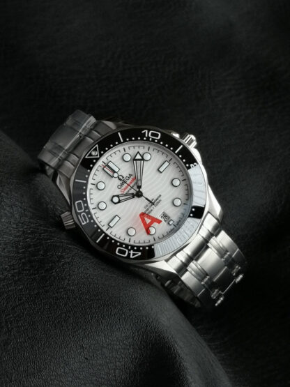 Omega New Seamaster 300m - Image 4