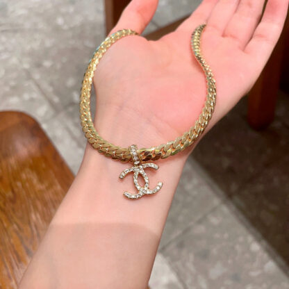 Chanel exquisite versatile necklace - Image 5