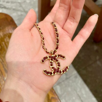 Chanel exquisite and versatile vintage necklace - Image 3