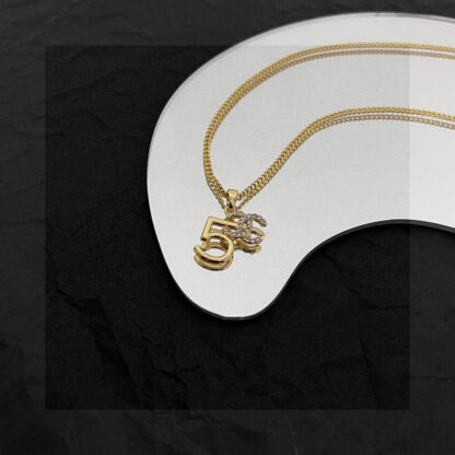 Chanel exquisite temperament number necklace - Image 4