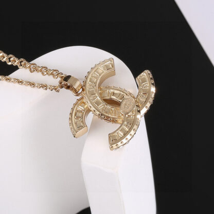 Chanel exquisite fashion double c necklace - Image 4