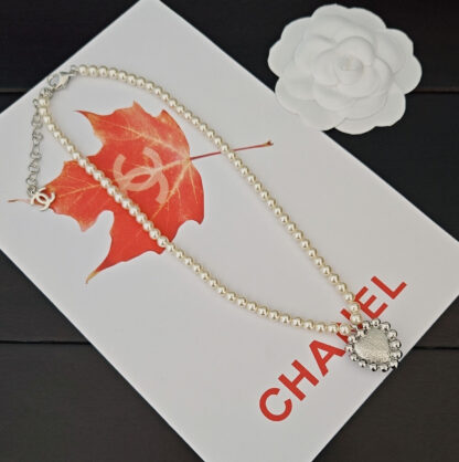 Chanel Blue Heart Pearl Necklace - Image 5