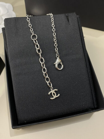 Chanel Diamond cc Pearl Series Simple Necklace - Image 5