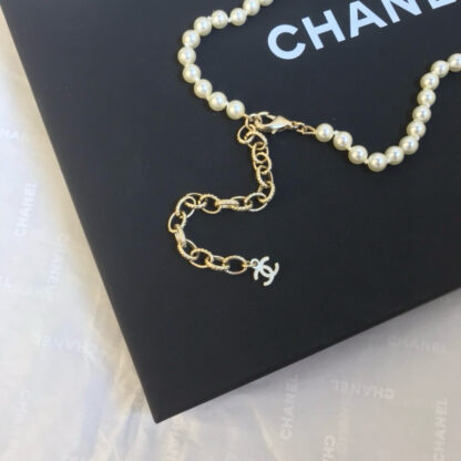 Chanel Fashion Twist Necklace - Image 4