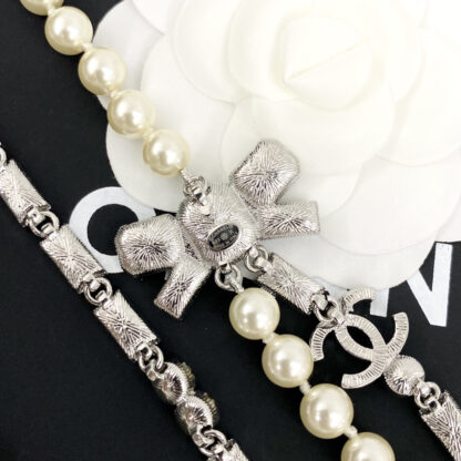 Chanel rhinestone bow pearl double necklace - Image 4