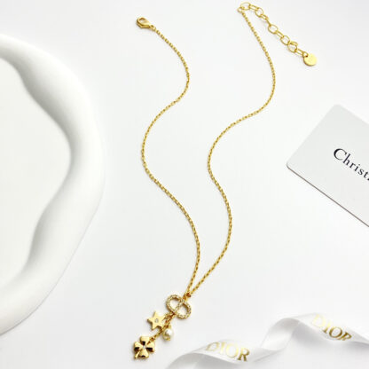 Chanel four-leaf clover pearl pendant necklace - Image 4