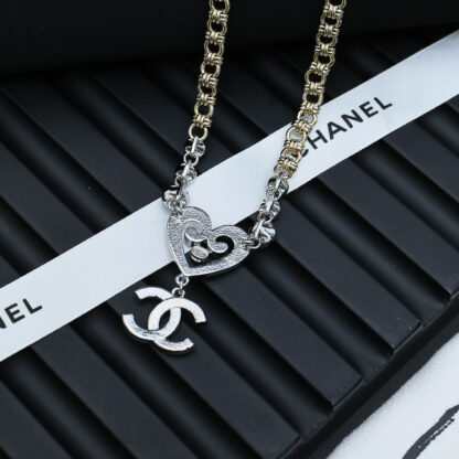 Chanel vine heart necklace - Image 4