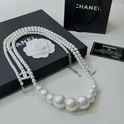Chanel Round Pearl Pendant Necklace - Image 3