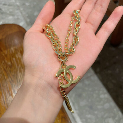 Chanel vintage elegant letter necklace - Image 3