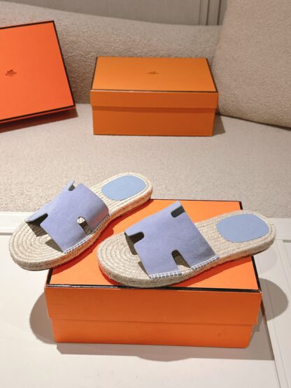 Hermès' latest light purple spring and summer refreshing and comfortable straw slippers - Image 4