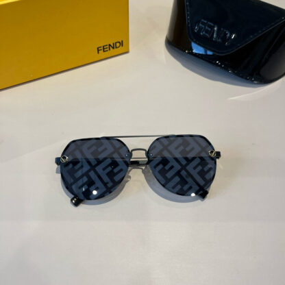 FENDI fashion trend sunglasses - Image 5