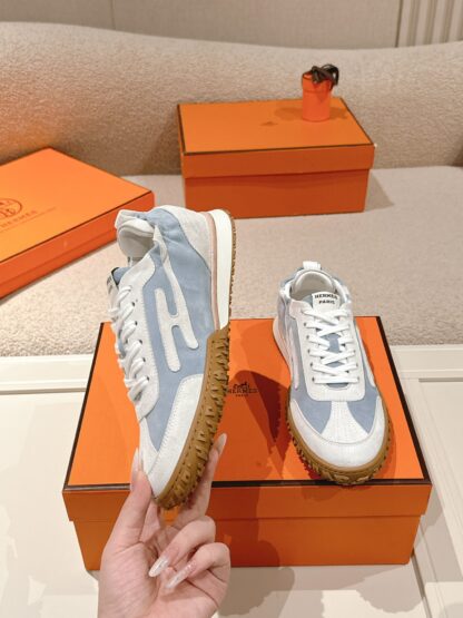 Hermès white and blue goatskin contrasting sneakers, 2cm thick sole - Image 3