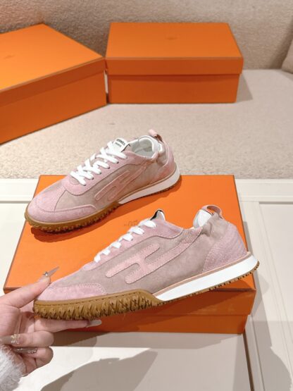 Hermès apricot pink goatskin contrasting sneakers, 2cm thick sole - Image 4