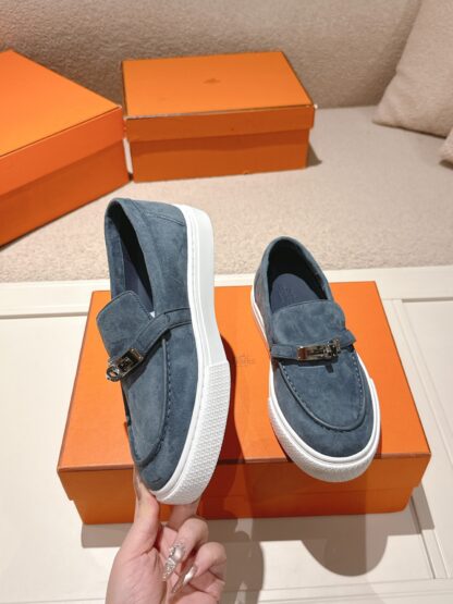 Hermès new kelly buckle thick-soled dark blue loafers - Image 4