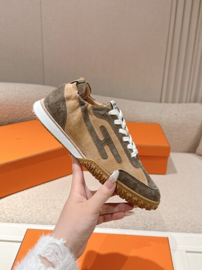 Hermès grey-brown goatskin contrasting sneakers, 2cm thick sole - Image 5