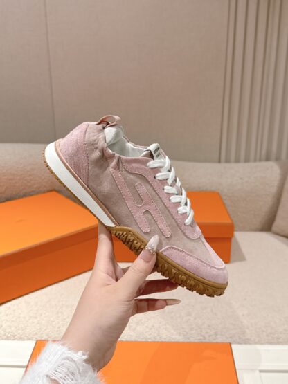 Hermès apricot pink goatskin contrasting sneakers, 2cm thick sole - Image 5