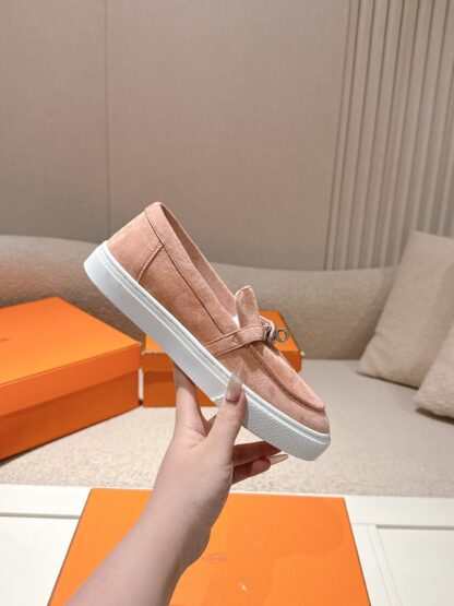 Hermès new kelly buckle thick-soled pink loafers - Image 5