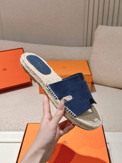 Hermes Spring and Summer Dark Blue Fashionable and Comfortable Straw Slippers - Image 5