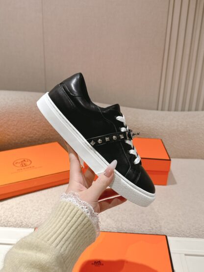 Hermes couple black and white kelly shoe buckle classic flat casual shoes - Image 5