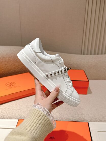 Hermès classic couple white kelly buckle classic versatile casual shoes - Image 4