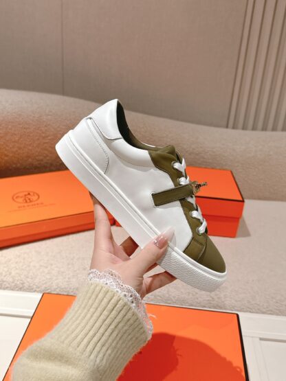 Hermes classic couple style white and green kelly buckle classic versatile casual shoes - Image 5