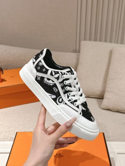 Hermes couple black and white fashion retro casual skateboard shoes - Image 5
