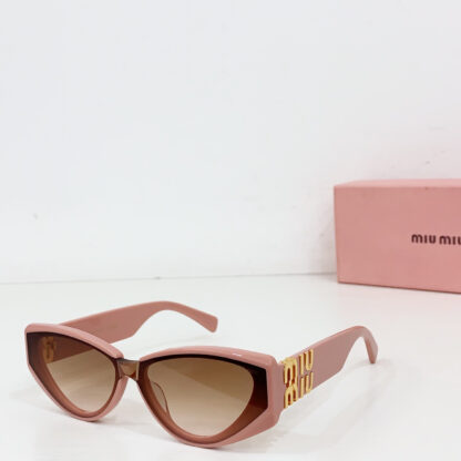 Miu Miu trendy fashion sunglasses - Image 6