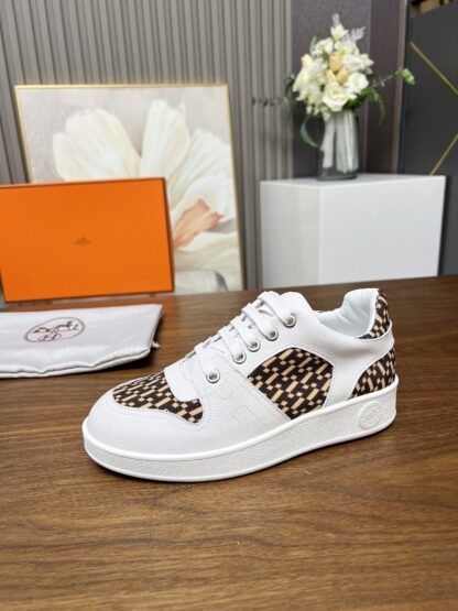 Hermes flat-soled stylish lightweight white and brown sports casual shoes - Image 4