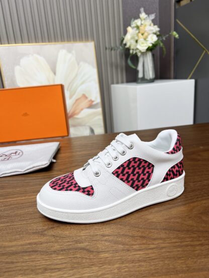 Hermes flat-soled fashionable and lightweight white and pink sports casual shoes - Image 4