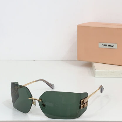 Miu Miu trendy fashion sunglasses - Image 6