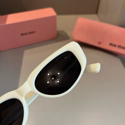 Miu Miu trendy fashion sunglasses - Image 6