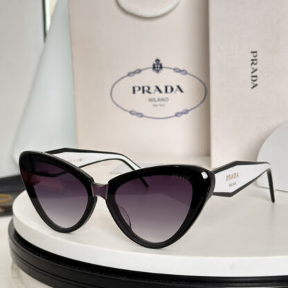 Prada fashion trend sunglasses - Image 4