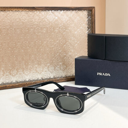 Prada fashion trend sunglasses - Image 5