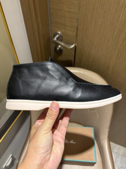 Hermès classic black high-end loafers - Image 5