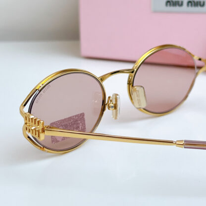 Miu Miu trendy fashion sunglasses - Image 6