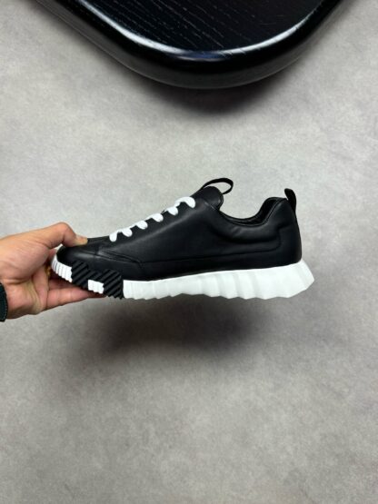 Hermès high-end black and white thick-soled casual shoes - Image 4