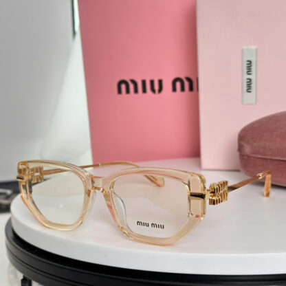 Miu Miu trendy fashion sunglasses - Image 6