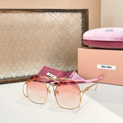 Miu Miu trendy fashion sunglasses - Image 6