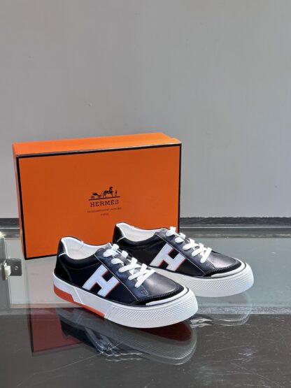 Hermes men's low-top comfortable black and white casual sports shoes - Image 5
