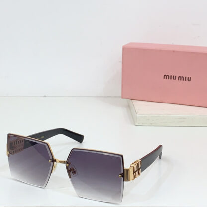Miu Miu trendy fashion sunglasses - Image 6