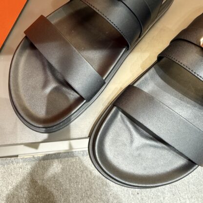 Hermes summer black gold buckle pure handmade high-end sandals - Image 5