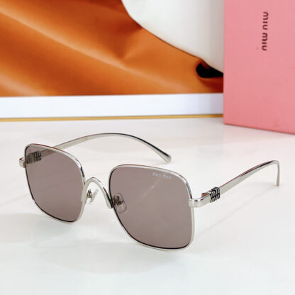 Miu Miu trendy fashion sunglasses - Image 6