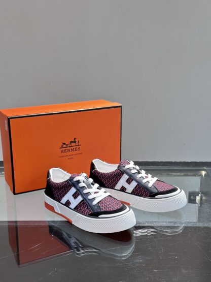 Hermes men's low-top comfortable black and red color matching casual sports shoes - Image 5