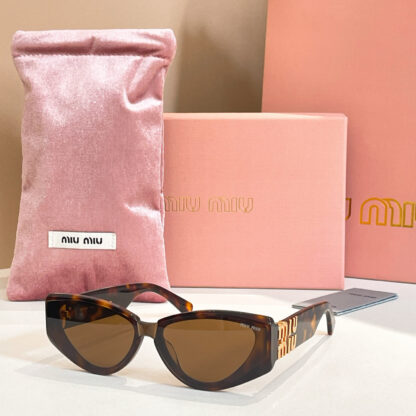 Miu Miu trendy fashion sunglasses - Image 6