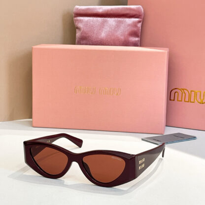 Miu Miu trendy fashion sunglasses - Image 6